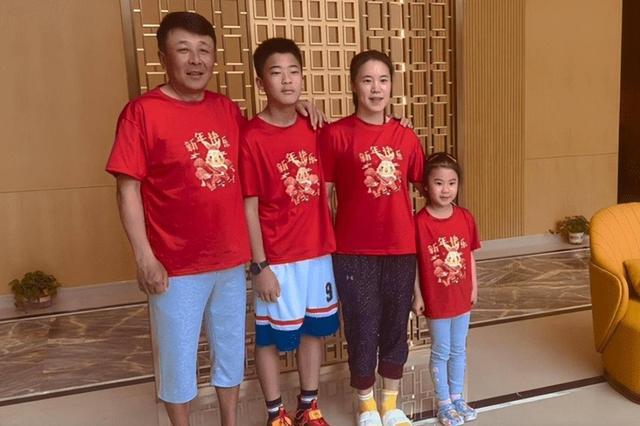 人生赢家！王楠老公离婚后再婚生1儿1女前妻30岁大儿子很低调